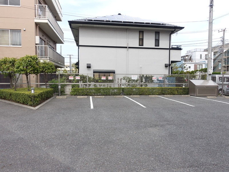 ライフケア 妙典 駐車場１
