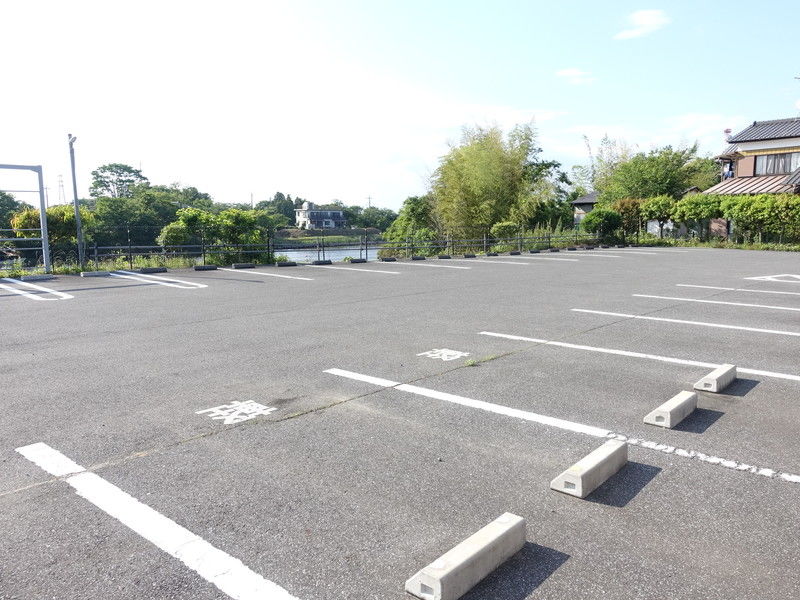 安食りんどうホール 駐車場