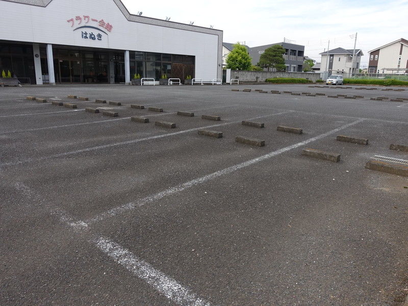 フラワー会館はぬき 駐車場