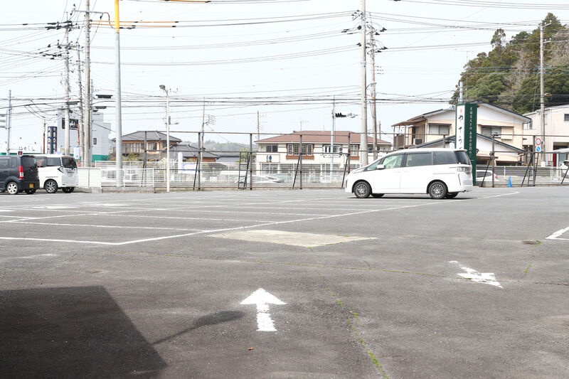 メモリアルホール やすらぎ 駐車場