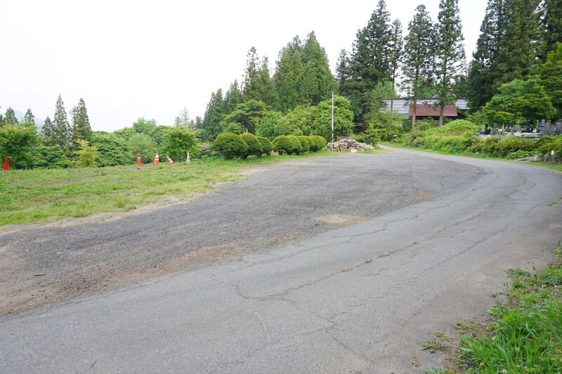 みなかみ町 泉峰苑（新治火葬場） 駐車場