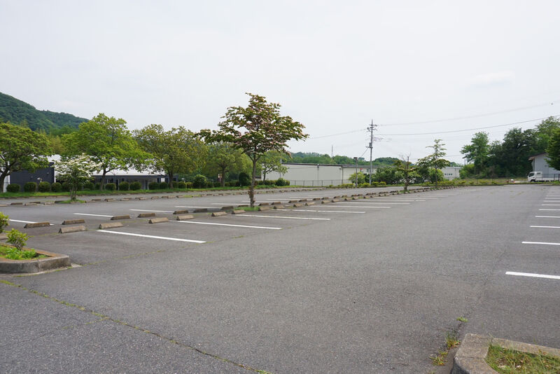 しらゆり聖苑 駐車場