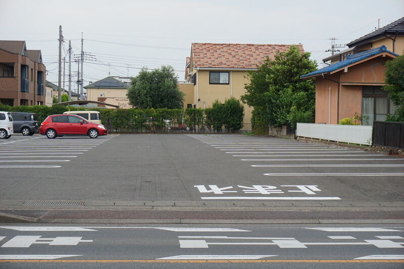 天国社ロイヤルシティホール伊勢崎 駐車場
