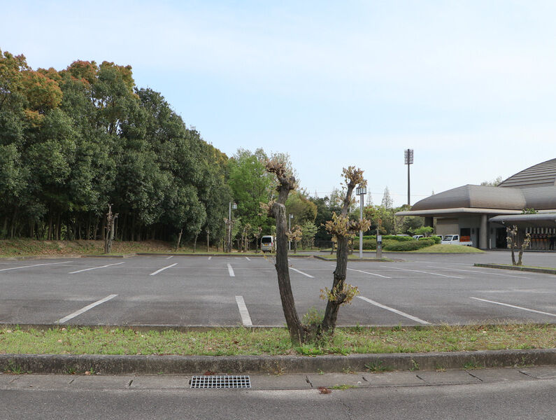 半田斎場 駐車場