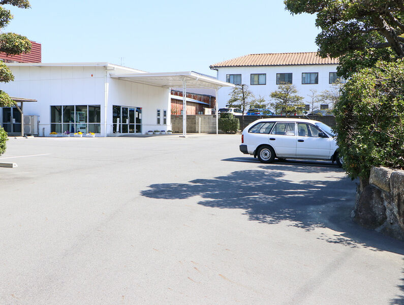 知立市逢妻浄苑 駐車場