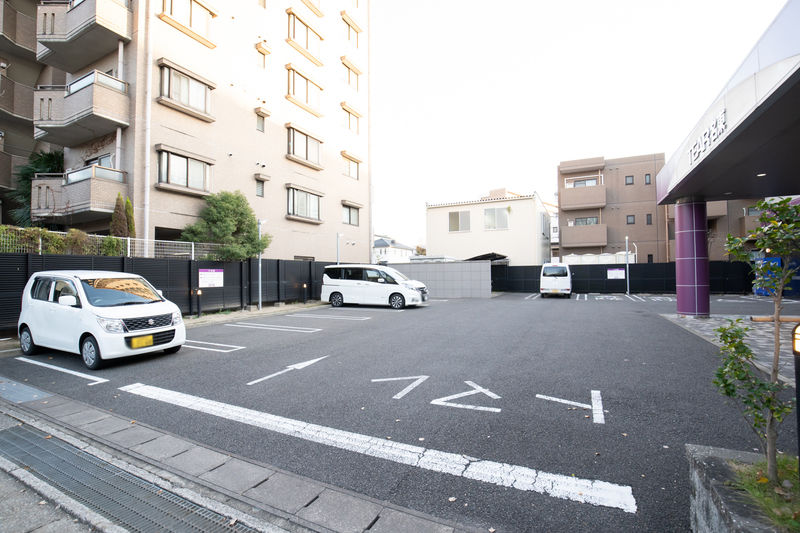 ティア名東 駐車場1