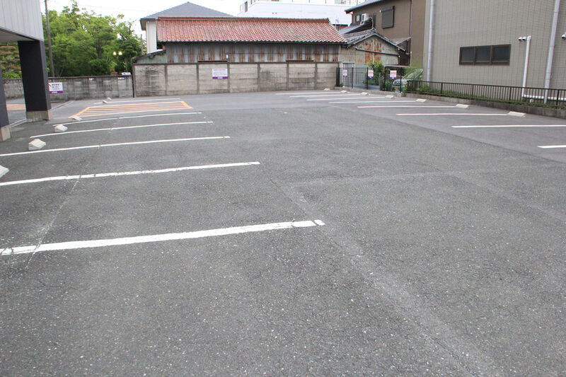 ティア豊橋 駐車場