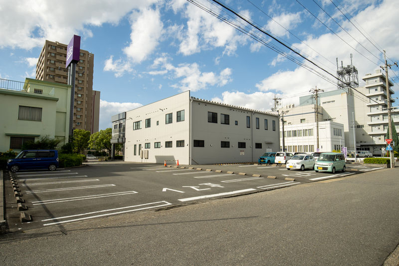 ティア名港 駐車場1