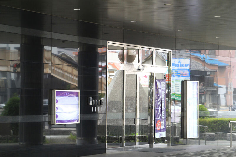 ティア岡崎中央 玄関