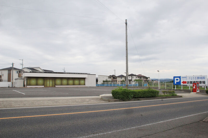 FUNEフューネ 葬場殿 第二式場 駐車場