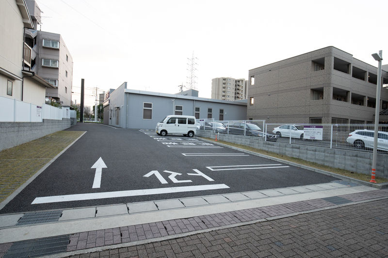 ティア原 駐車場1