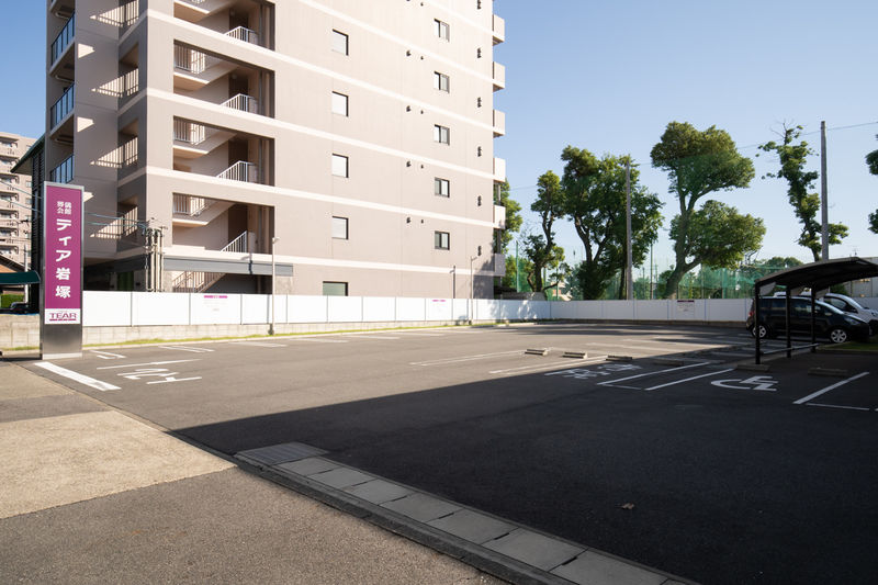 ティア岩塚 駐車場1