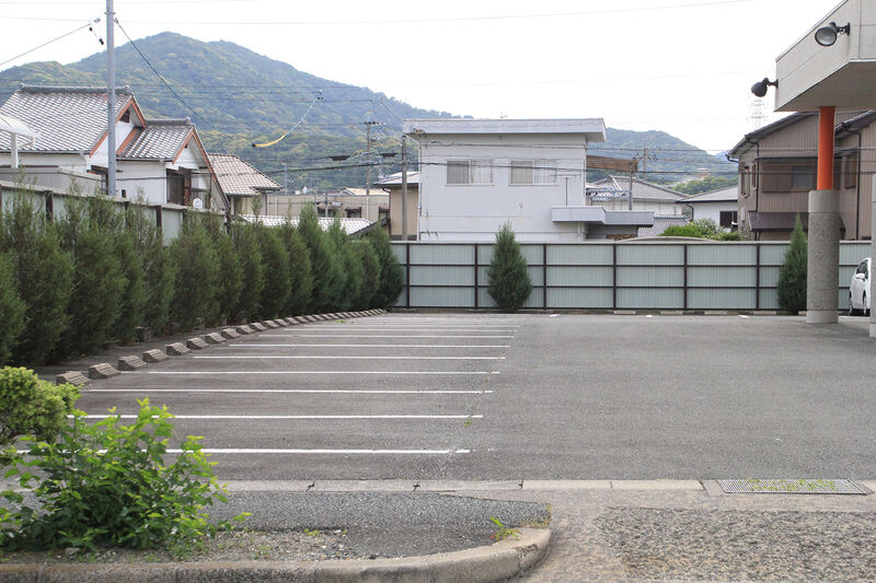 横江仏具　井原ホール 駐車場