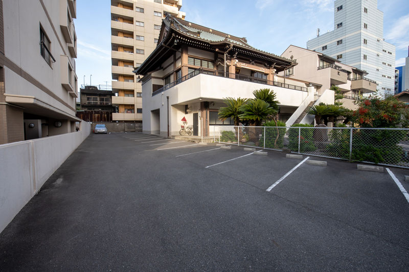 洞仙寺家族葬ホール 駐車場1