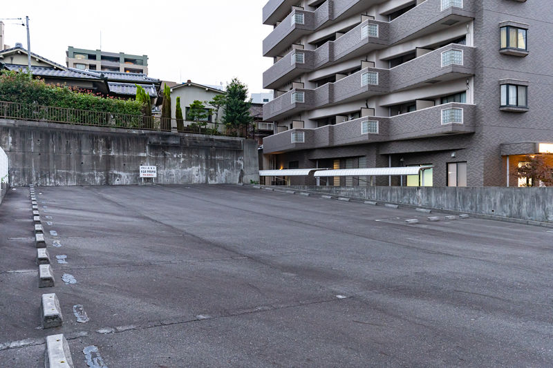 松賢寺ホール 駐車場1