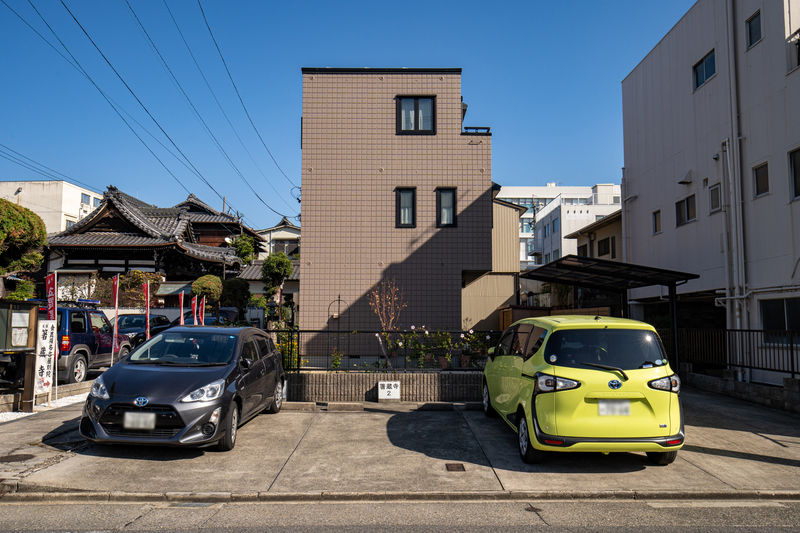 箸蔵寺ホール 駐車場1