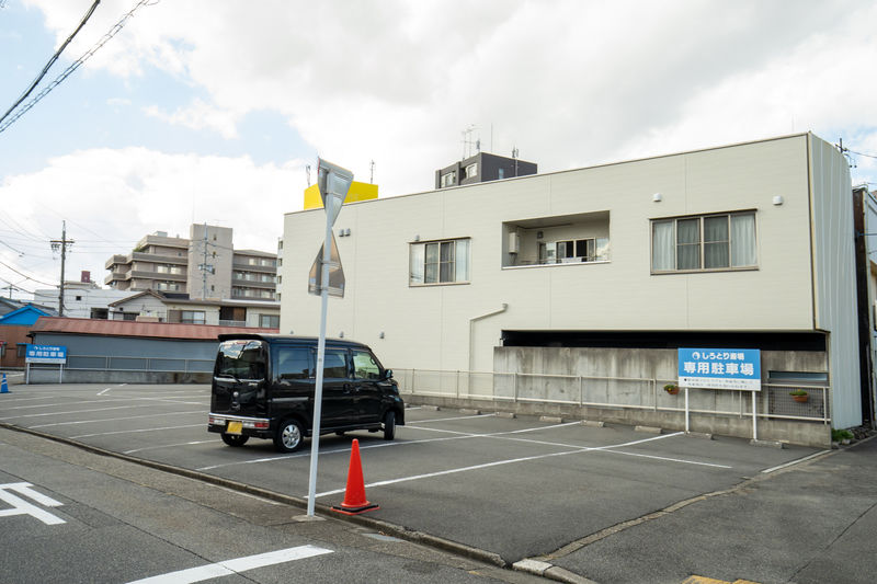 めいしん しろとり斎場 駐車場3