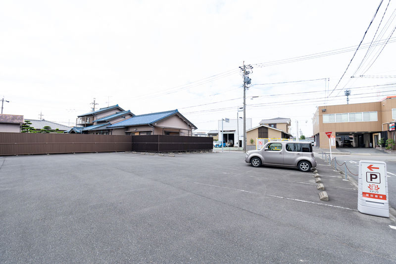 富田斎場 駐車場1