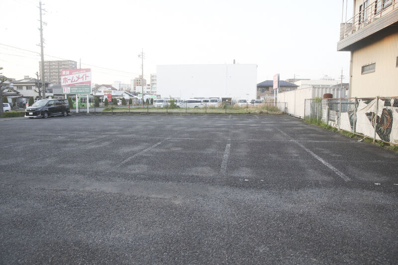 プレア小牧中央 駐車場