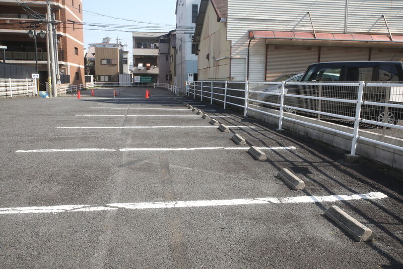クレストホール一宮 駐車場