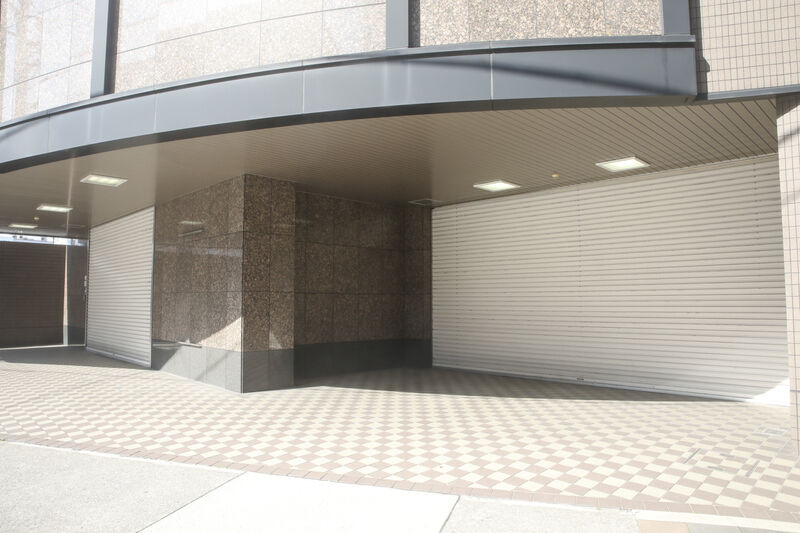 クレストホール一宮 玄関