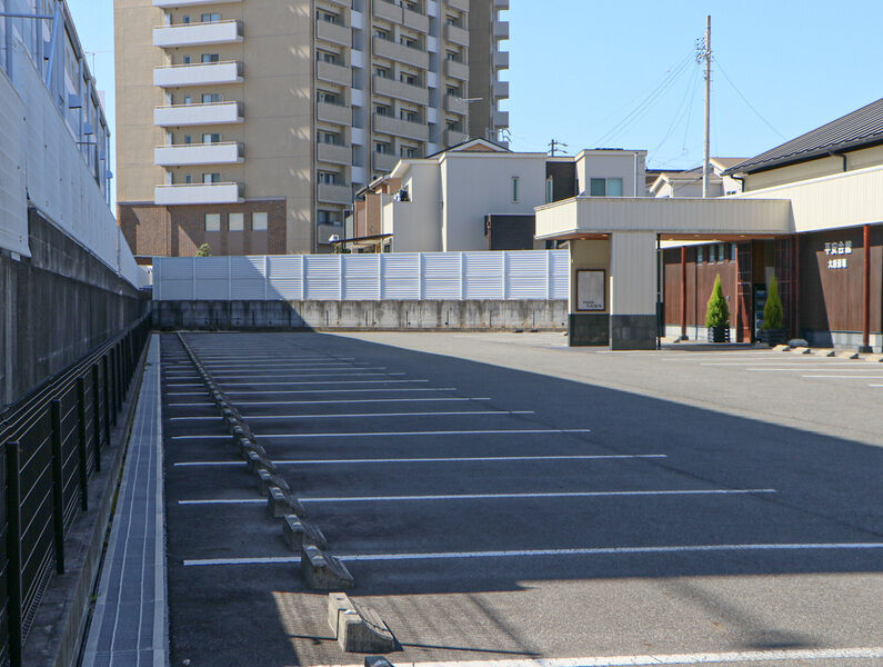 大府斎場 駐車場