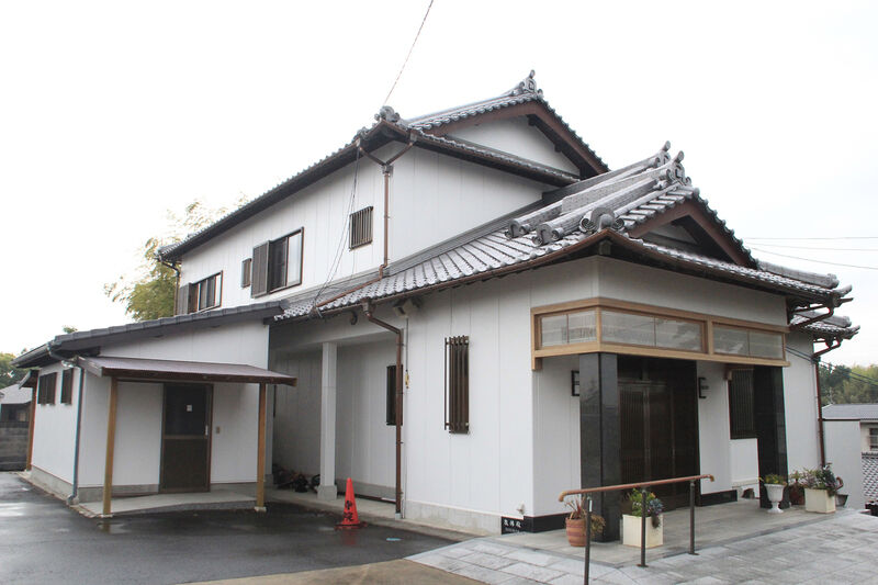 稲葉山放佛殿 外観