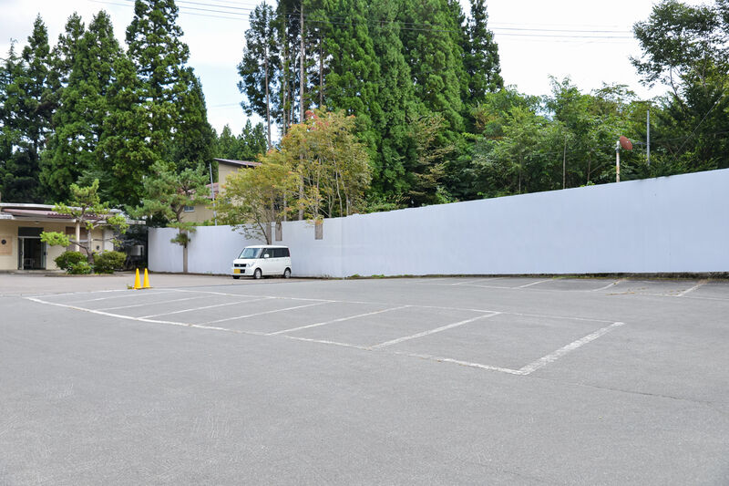 公立中部上北斎場 駐車場