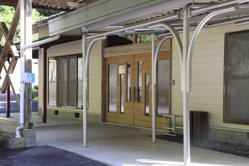 東栄町 富山村斎苑 玄関