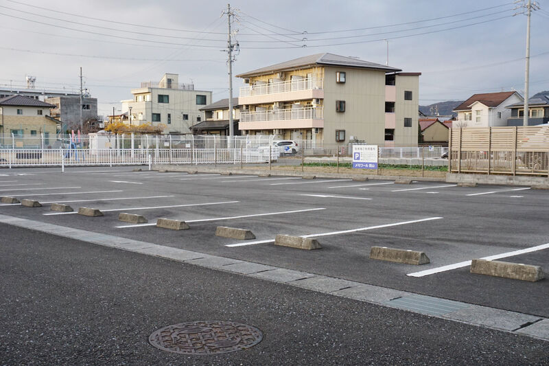 メモワール鷺山 駐車場
