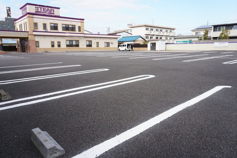 ティア加納 駐車場