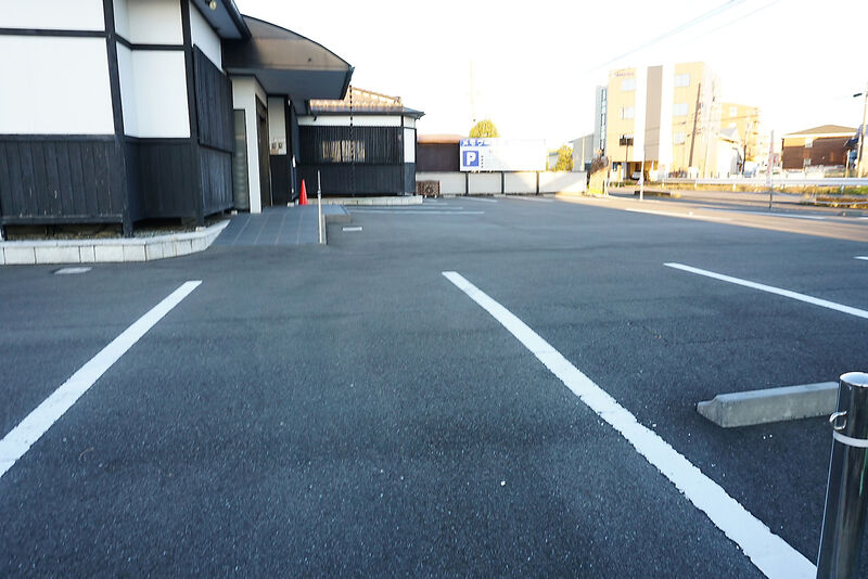 メモワール鶉 駐車場