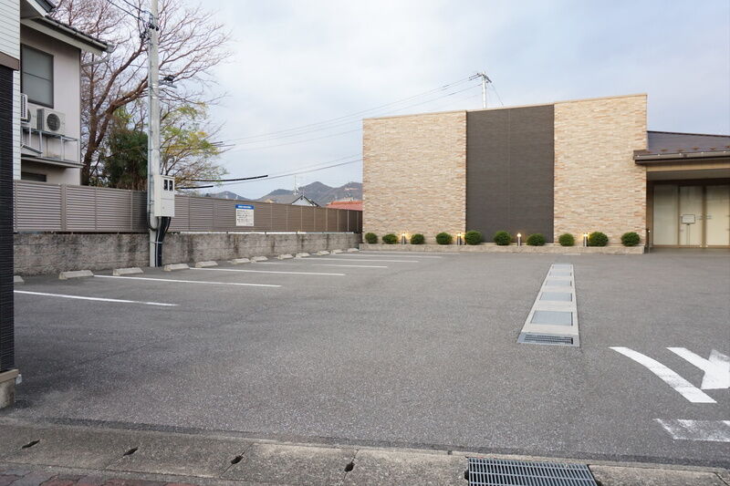さぎ山セレモニーホール野々村 駐車場
