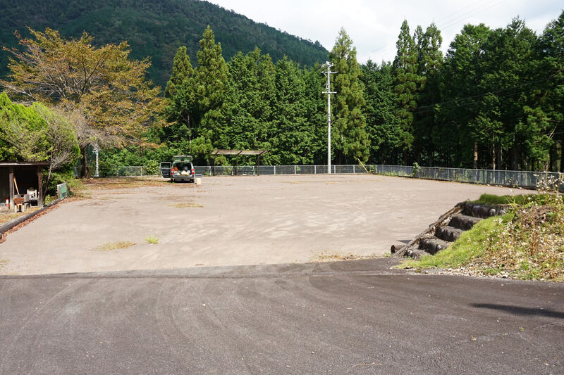 白川斎場 駐車場