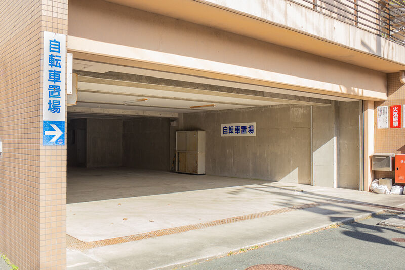 雄踏斎場 駐輪場１