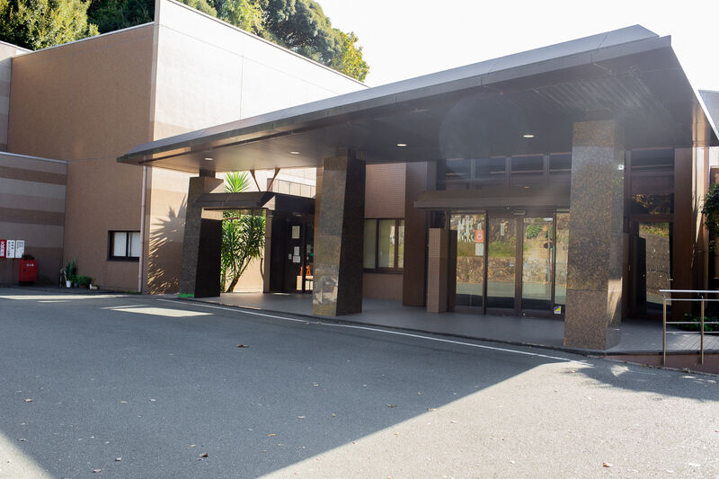 雄踏斎場 出入り口１