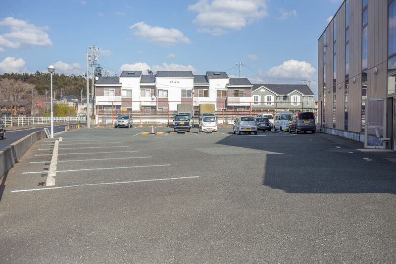 しおん会館 駐車場１