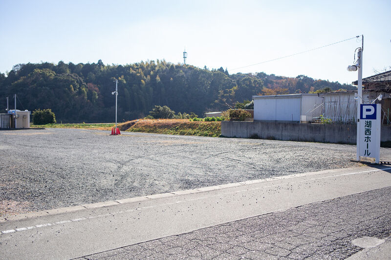 横江仏具 湖西ホール 駐車場２