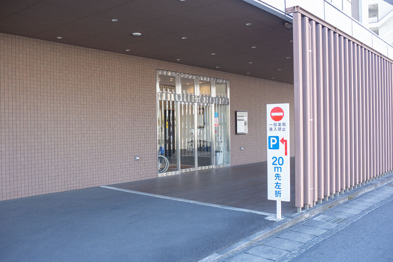 あいネットホール池田 出入り口１
