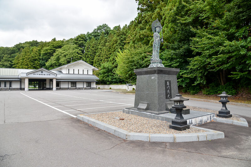 姥懐霊園火葬場 駐車場２