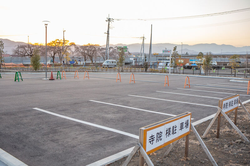 富士市斎場 駐車場１