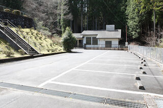 津市美杉八知火葬場