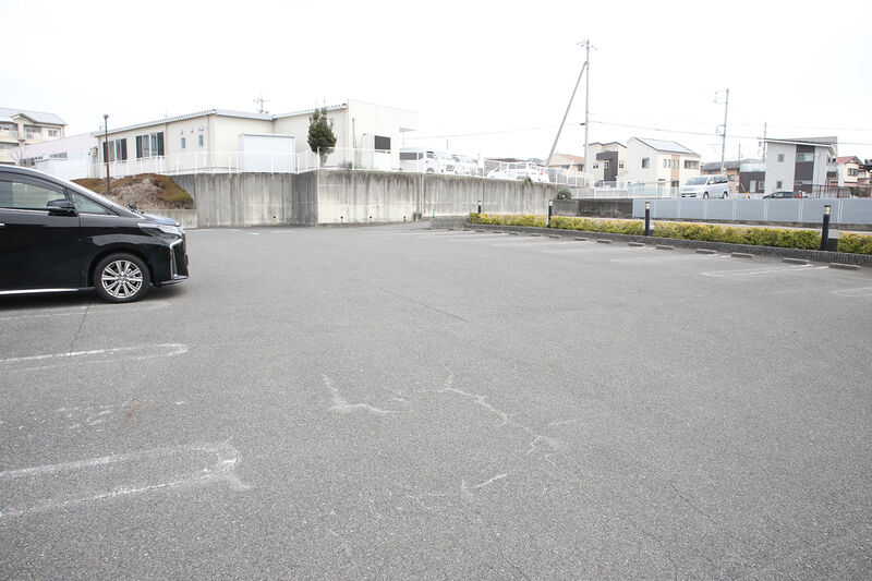白子斎奉閣 駐車場