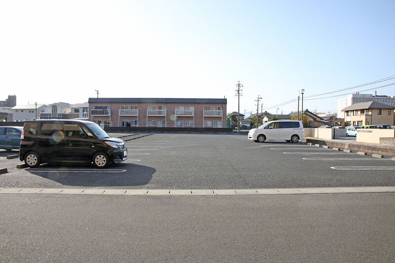 四日市中央斎奉閣 ー駐車場