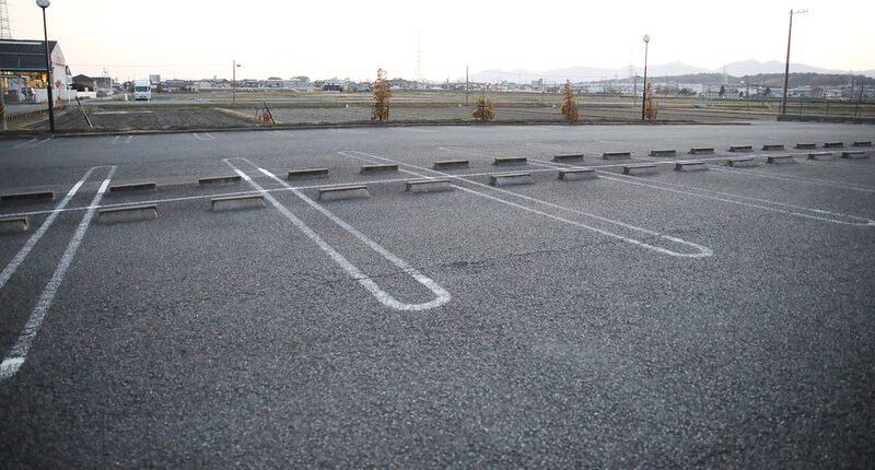 富田斎奉閣 ー駐車場