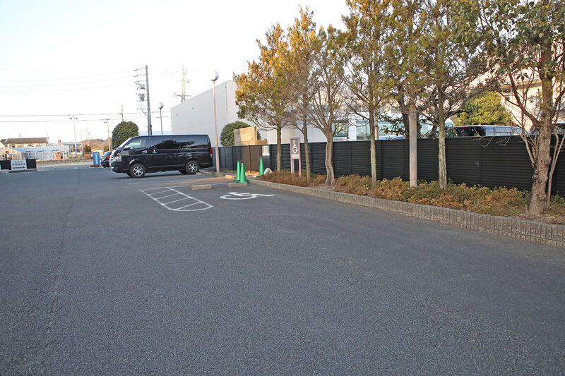 生桑斎奉閣 ー駐車場２