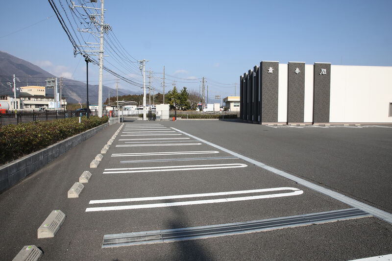 いなべ斎奉閣 ー駐車場２