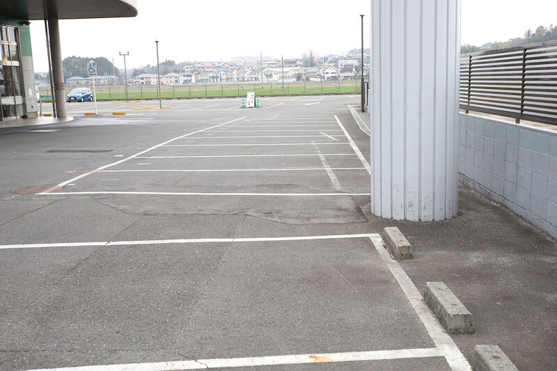 津光倫会舘 駐車場