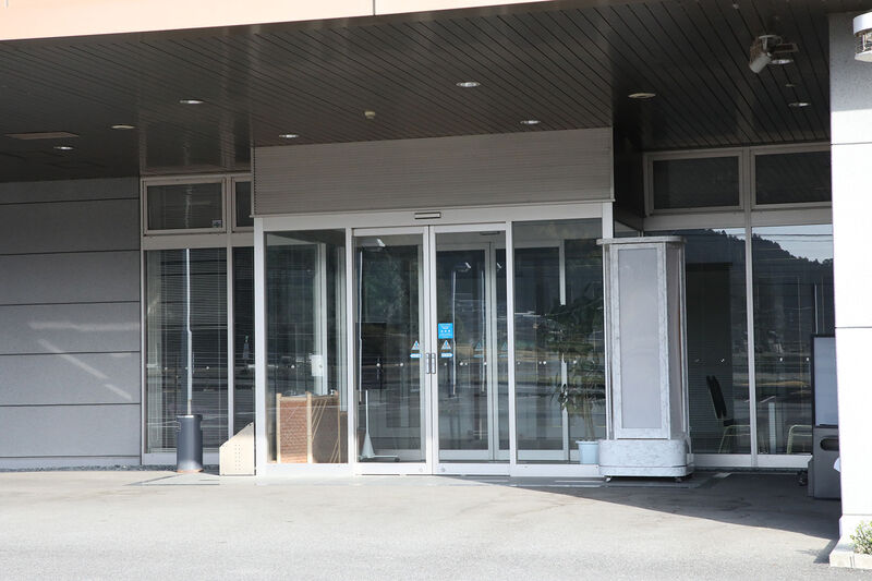 シティホールステラ 玄関