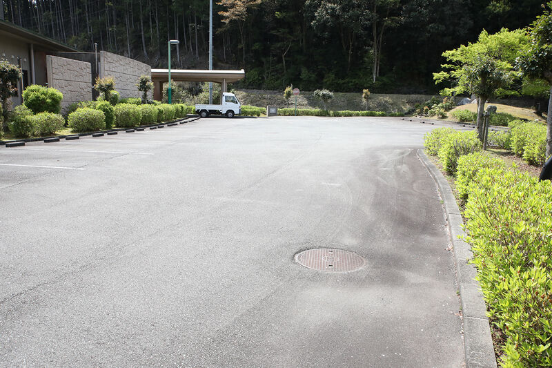 荷坂やすらぎ苑 駐車場